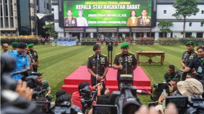 Adu Rekam Jejak Agus Subiyanto vs Maruli Simanjuntak, Jokowi Diminta Copot Panglima TNI dan KSAD