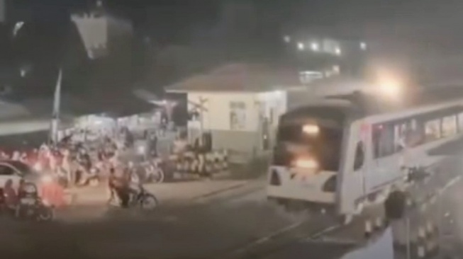 Viral Pemotor Tewas Tersambar Kereta Api di Deli Serdang Saat Malam Tahun Baru