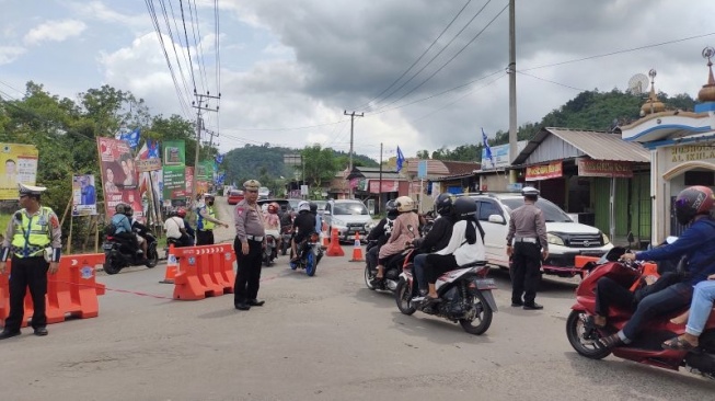 Arus Lalu Lintas Menuju Wisata Bahari Pesawaran Terpantau Ramai Lancar