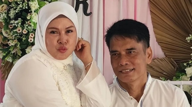 Potret Mesra Ayah dan Ibu Lesti Kejora (Instagram/@ayah_kejora)