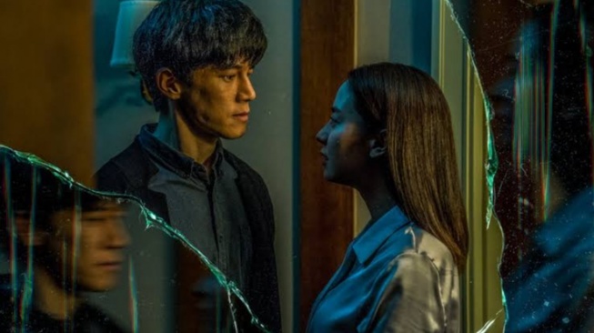Ulasan Film Intruder, Kisah Keluarga yang Disusupi Penganut Aliran Sesat