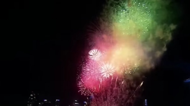 Meriahnya Perayaan Tahun Baru 2024 di Singapura dengan Pesta Kembang Api yang Menggila