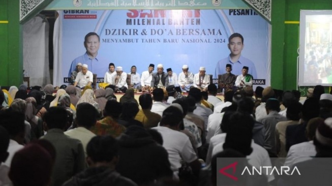 Ratusan Santri Milenial Pendukung Prabowo-Gibran Doa dan Dzikir Bersama di Malam Tahun Baru 2024