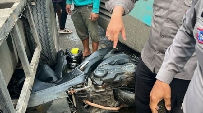 Aksi Bripda Novandro Relakan Motornya untuk Ganjal Bus, Ahmad Sahroni Siap Belikan Motor Baru