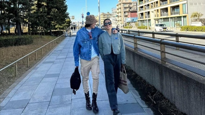 Potret mesra Vino G. Bastian dan Marsha Timothy di Jepang.  (Instagram/vinogbastian__)