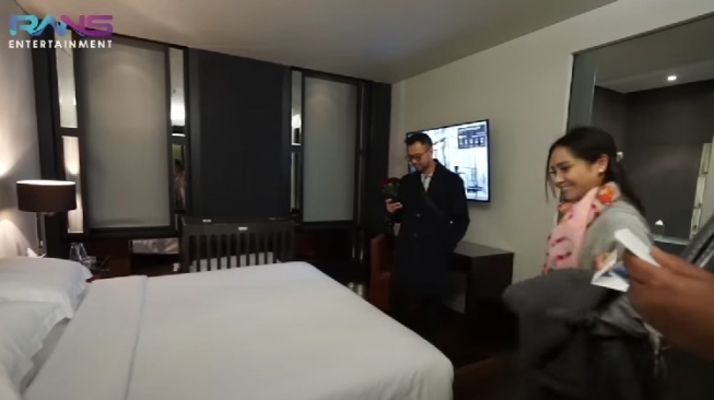 Penginapan Raffi Ahmad di London. (YouTube/Rans Entertainment)