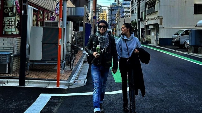 Potret mesra Vino G. Bastian dan Marsha Timothy di Jepang.  (Instagram/vinogbastian__)