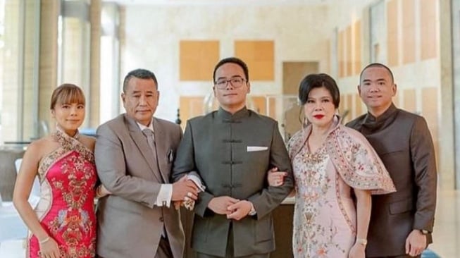 Agustianne Marbun, istri Hotman paris yang ternyata bukan orang sembarangan (Instagram/makeupbyyulialsn)