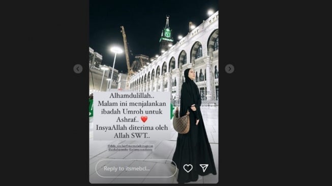 BCL Panjatkan Doa bagi Ashraf Sinclair saat Umrah. (Instagram/itsmebcl)