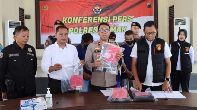 Heboh Karyawan Barbershop di Demak Ditemukan Tewas, Terduga Pelakunya 4 Sekawan Ini