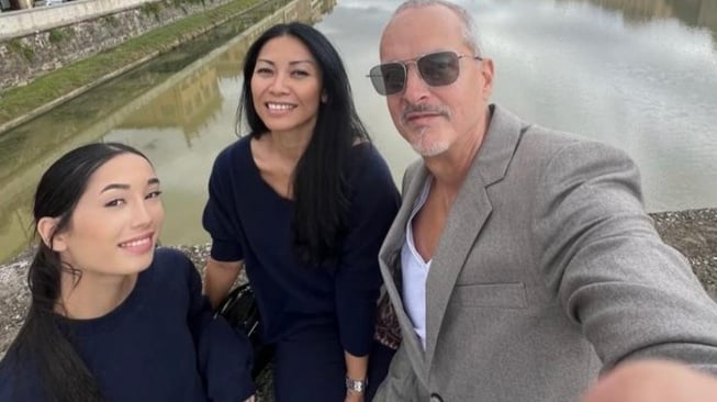 Kirana Cipta Montana Sasmi, Anggun C. Sasmi, Christian Kretschmar (instagram)