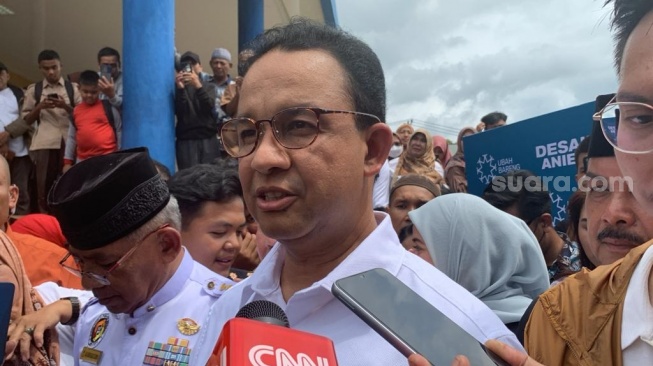 Satpol PP di Garut Terang-terangan Dukung Gibran, Anies: Di Mana Komitmen Netralitas?