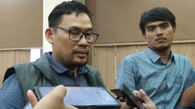 Ketua Bawaslu Banten, Ali Faisal saat memberikan keterangan kepada awak media. [Iyus/BantenNews.co.id]