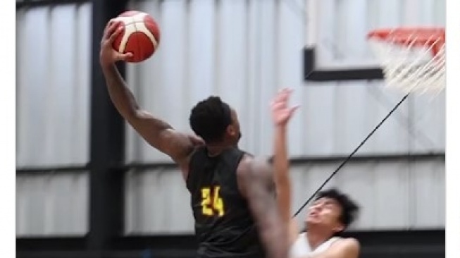 Video Aksi Slam Dunk Kentrell Barkley Jadi Perbincangan Netizen, Calon Bintang IBL 2024?