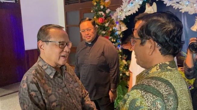 Silaturahmi Temui Uskup Agung Ignatius Suharyo, Mahfud MD: Perayaan Nataru Lancar dan Aman