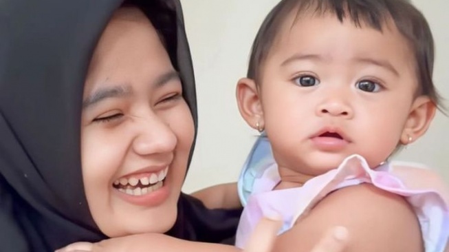 Cut Rushayu Putri, adik Teuku Ryan yang punya pendidikan moncer (Instagram)