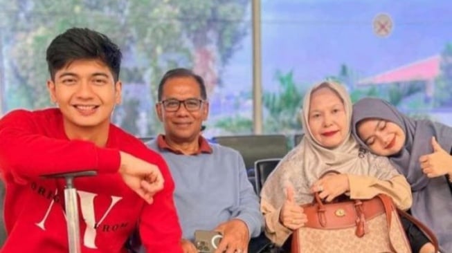 Cut Rushayu Putri, adik Teuku Ryan yang punya pendidikan moncer (Instagram)