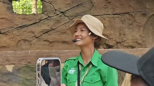 Petugas Solo Safari mirip Pevita Pearce (Instagram/@jakarta.keras)