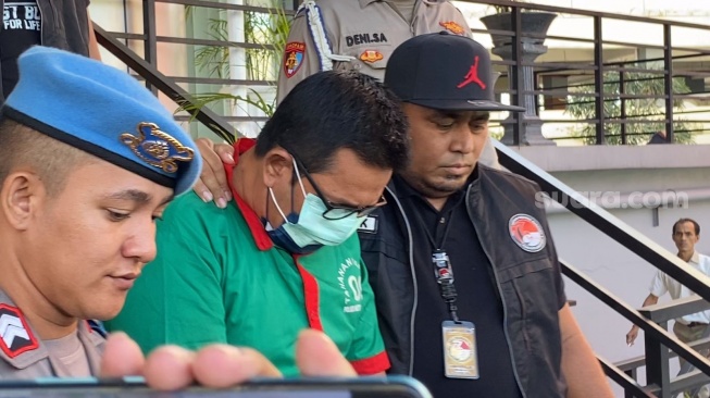 Ibra Azhari di Mapolres Metro Jakarta Barat, Jumat (5/1/2024). [Suara.com/Adiyoga Priyambodo]