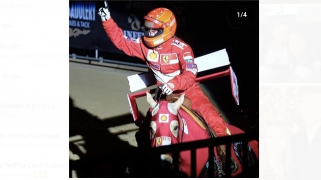 Gina Schumacher saat tampil dalam kejuaraan berkuda di Italia. Kuda kesayangannya dan ia sendiri berdandan serba tim Ferrari F1  [picture courtesy of Gina Schumacher]