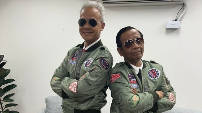 Ganjar-Mahfud Kenakan Jaket Film 'Top Gun', Ternyata Lengkap dengan Sederet Patch Uniknya Lho