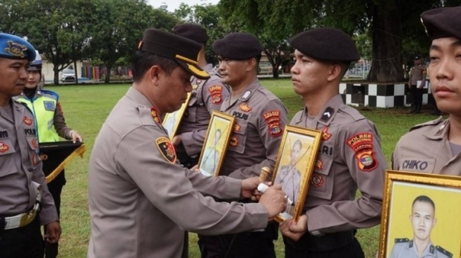 Melanggar Kode Etik, 4 Anggota Polres Lampung Tengah Dipecat