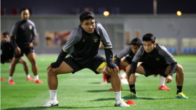 Timnas Indonesia jalani latihan ringan setiba di Doha, Qatar pada Minggu malam (7/1). (pssi.org)