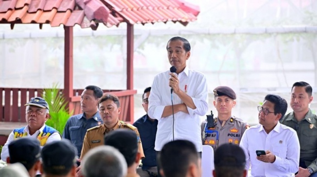 Presiden Joko Widodo saat bertemu kepala desa se-Kabupaten Serang di Banten, Senin (8/1/2024). (ANTARA/HO-BPMI Setpres)