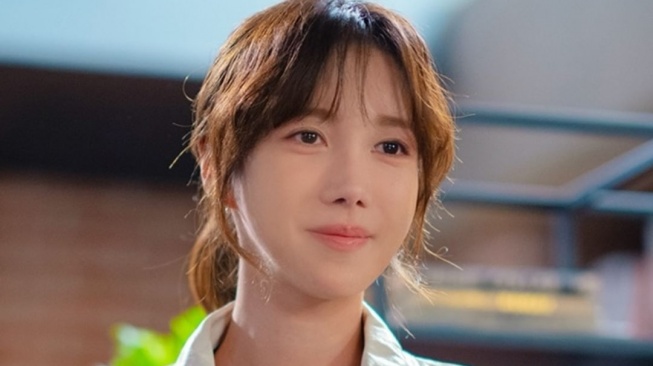 Pesona Lee Ji Ah di Queen of Divorce (Instagram/@jtbcdrama)