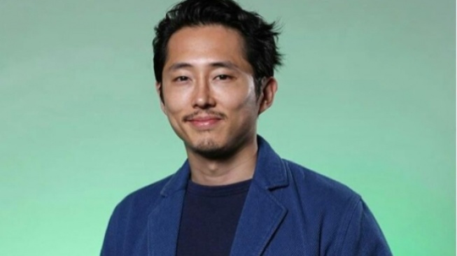 Cetak Sejarah, Steven Yeun Raih Penghargaan Aktor Terbaik di Golden Globe 2024