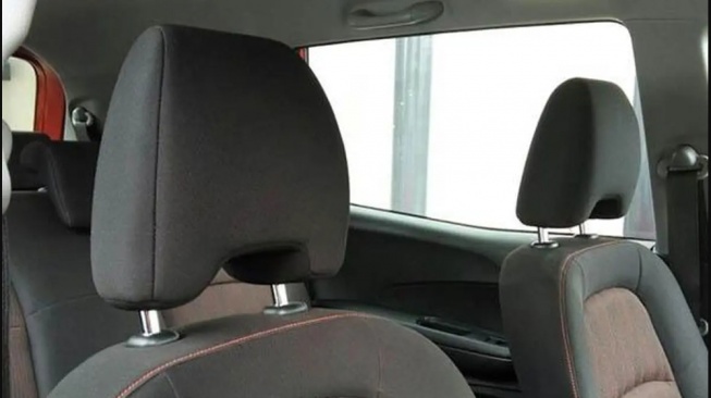 Ilustrasi Headrest pada mobil (Astra Daihatsu)