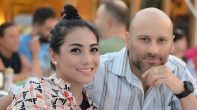 Cem Junet Peerk, Mantan Suami Siti KDI (Instagram)