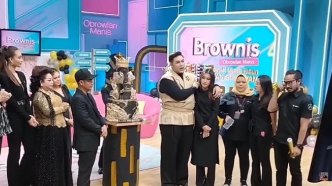 Momen Ivan Gunawan Pamit dari Brownis (YouTube/AyyIgun)