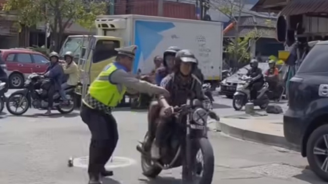 Viral Video Pemotor Knalpot Brong Kabur dari Cegatan Polisi di Gondomanan, Akhirnya Kena Tilang