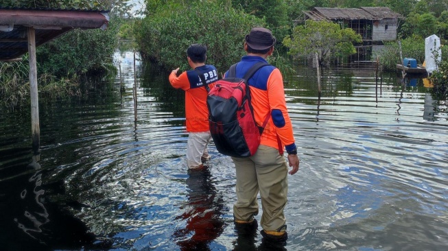 Banjir Melanda Desa Lingga Kubu Raya, 900 Jiwa Terdampak