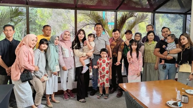 Potret Ulang Tahun Yosafat Anak Ahok dan Puput Nastiti. (Instagram/puputnastitidevi)