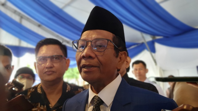 Calon wakil presiden nomor urut 3, Mahfud MD saat hadir di acara royal wedding di Puro Pakualaman, Rabu (10/1/2024). [Suarajogja.id/Hiskia Andika Weadcaksana]