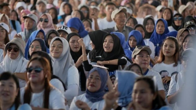 Sejumlah warga mengikuti acara Senam Gemoy Bersama Gibran di Banyuwangi, Jawa Timur, Rabu (10/1/2024). (Dok. Tim Media Gibran)