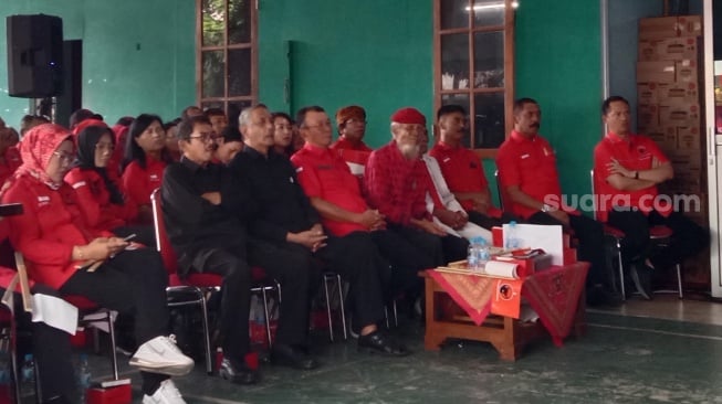 Jokowi Absen di HUT PDIP, FX Rudy Beri Komentar Menohok: Masih Pegang KTA Kok!