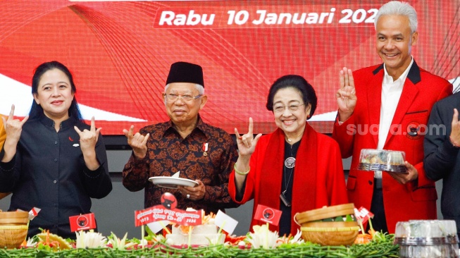 Tak Sembarang Pose, Puan Maharani Bongkar Makna Salam Tiga Jari Ma'ruf Amin di HUT ke-51 PDIP