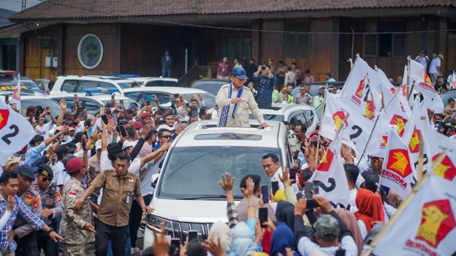 Kampanye di Lampung, Prabowo Merasakan Kerasnya Genggaman Emak-emak