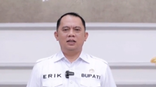 Profil Bupati Labuhanbatu Erik Adtrada Ritonga yang ditangkap KPK. (tangkapan layar/Instagram)