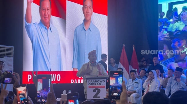 Lirik Raffi Ahmad, Prabowo di Depan Emak-emak Pendukungnya: Emang Dia Lebih Ganteng dari Aku?