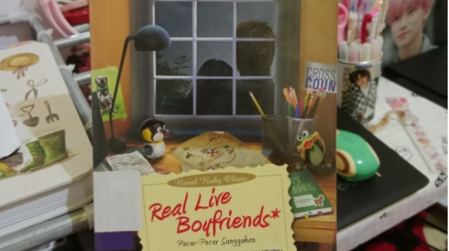 Ulasan Buku 'Real Live Boyfriends': Perjalanan Hidup Remaja Mengenal Cinta