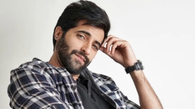 5 Rekomendasi Film Bollywood yang Dibintangi Akshay Oberoi, Terbaru Fighter