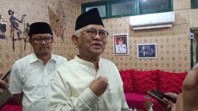 Tegaskan Tak Memihak, Gus Mus Soroti Budayawan dan Ustaz yang Terlibat Politik Praktis