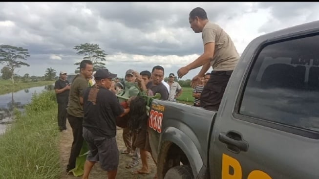 Janda 2 Anak Tewas Mengapung di Irigasi, Diduga Korban Pembunuhan?