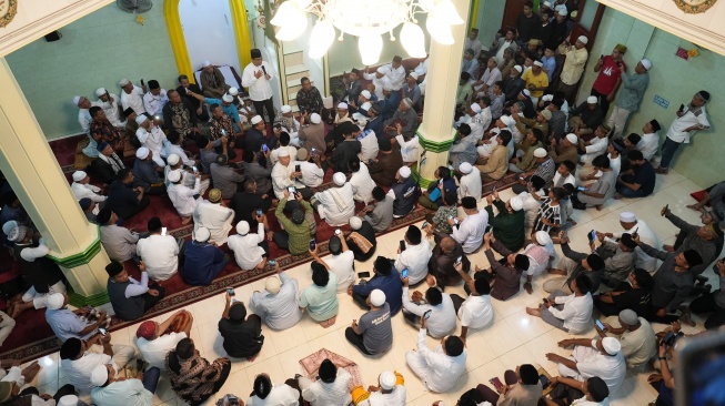 Sempat Salat Subuh Berjamaah, Anies Sebut Masyarakat Ambon Sangat Antusias dengan Kedatangannya