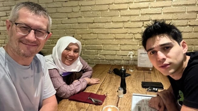 Potret Kenangan Ibu Maxime Bouttier (Instagram/@sitipurwanti15)