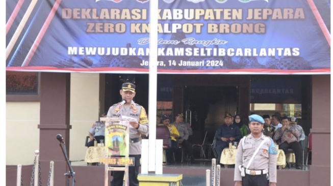 Wakapolres Jepara Kompol Indra Jaya Syafputra saat apel deklarasi zero knalpot brong di Lapangan Apel Mapolres Jepara, Minggu (14/1/2024) [ANTARA/HO-Polres Jepara].